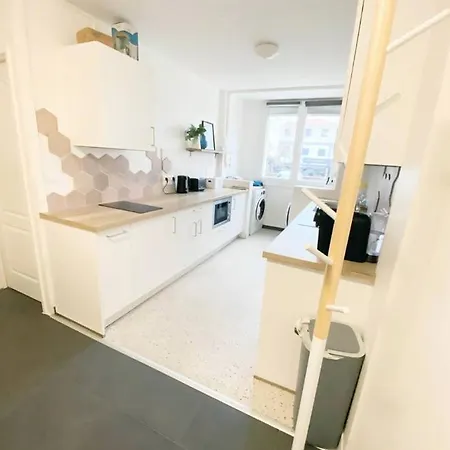 Private - Shared - - Tram A - Parking C2-4