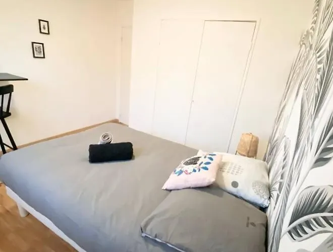 Private - Shared - - Tram A - Parking C2-4 *