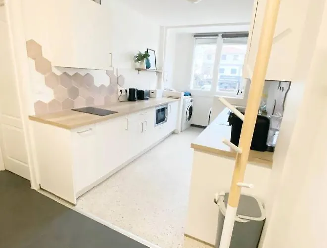 Private - Shared - - Tram A - Parking C2-4