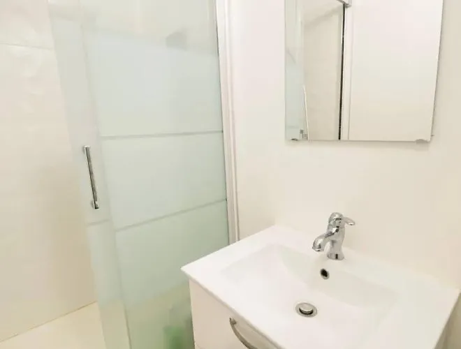 Apartman Private - Shared - - Tram A - Parking C2-4